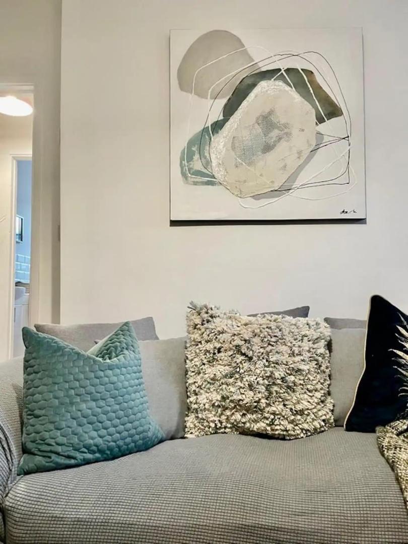 Minerva Close Apartment *